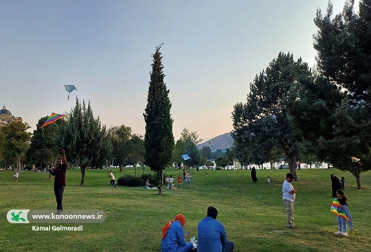 هفته ملی کودک و جشن پرواز بادبادک‌ها در خرم‌آباد